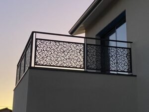 أفضل حداد تركيب سواتر في جدة| دليل شامل لاختيار السواتر الحديدية بأعلى جودة img 20260802 wa0028